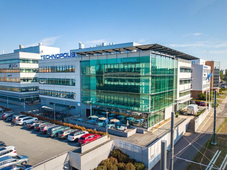 sahkoauton lataus technopolis