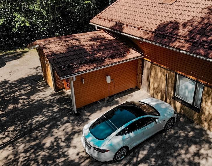 sahkoauton lataus kotona 1